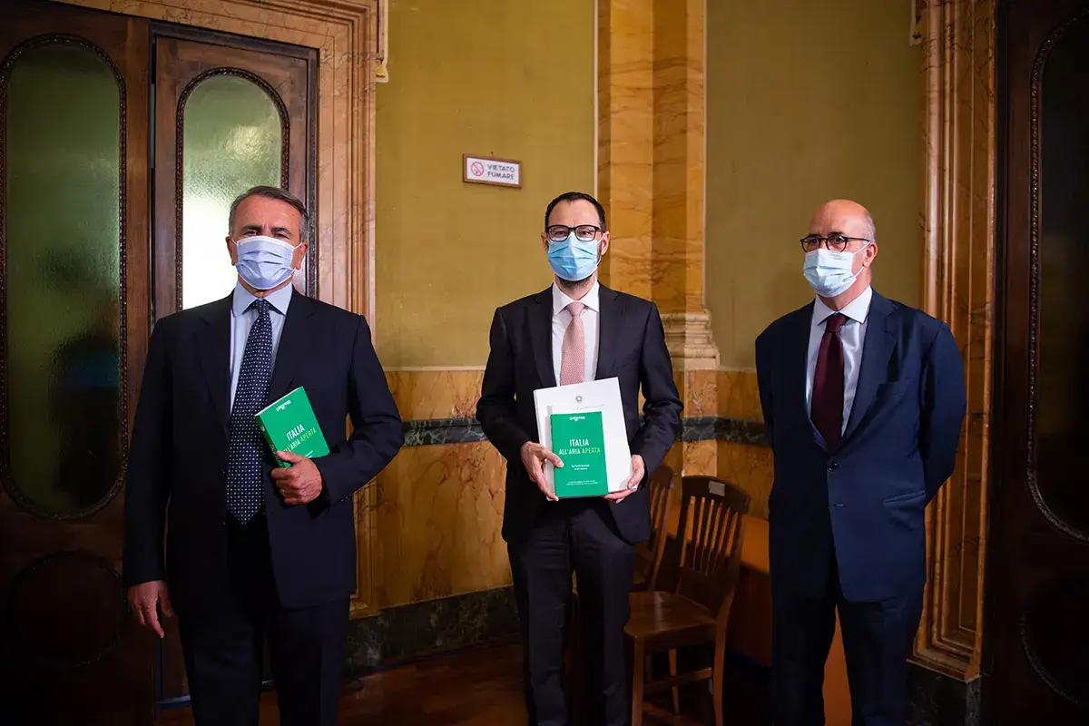 Paolo Cuccia, Stefano Patuanelli, Carlo Tamburi Italia all'aria aperta, va dove ti porta la sostenibilit&agrave;